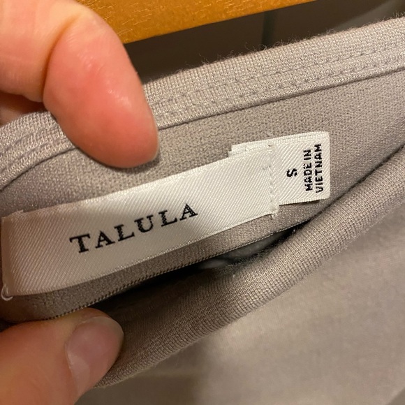 Aritzia Skirt - Picture 1 of 2